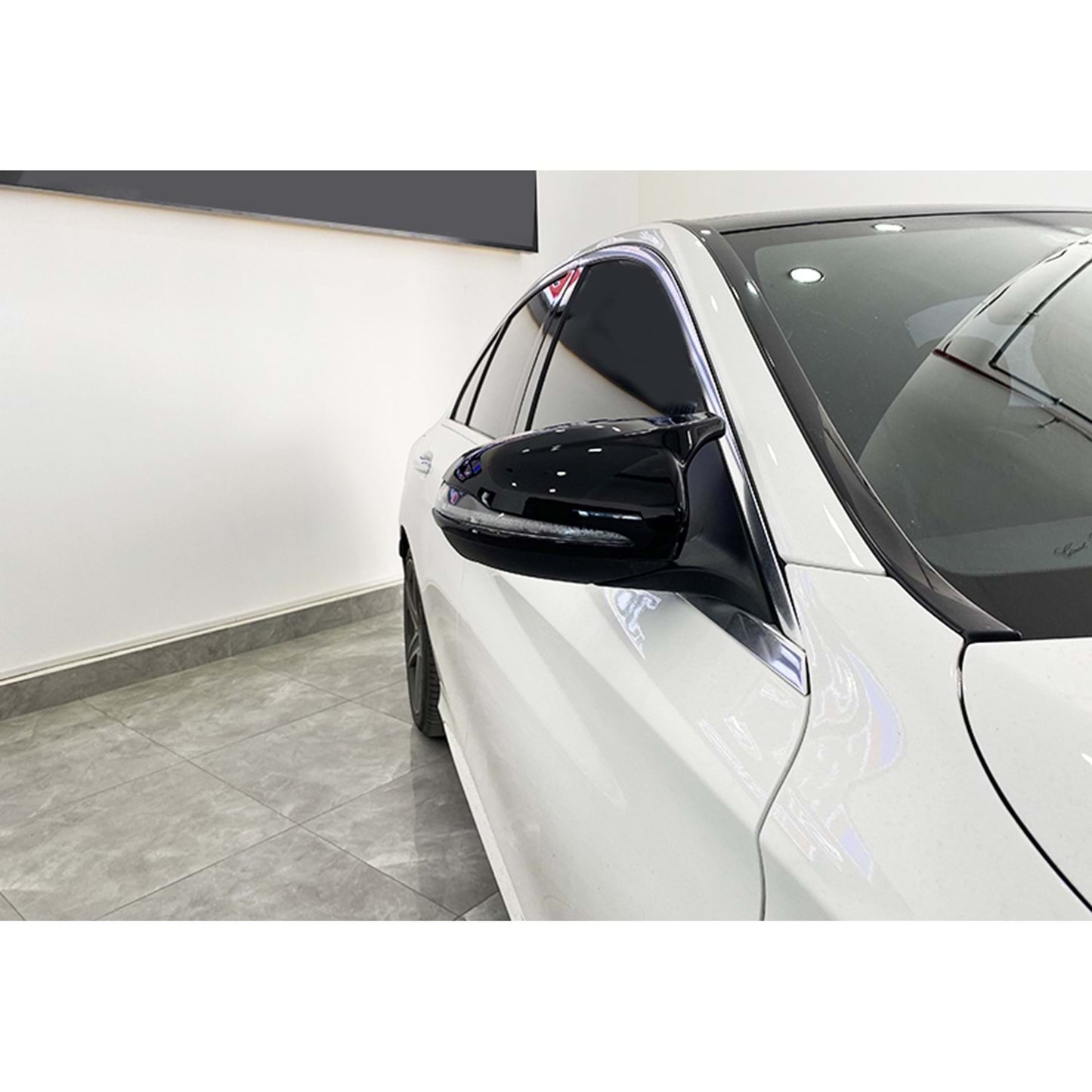 HATCHBACK-URI ÎN STIL BATMAN PENTRU MERCEDES W205