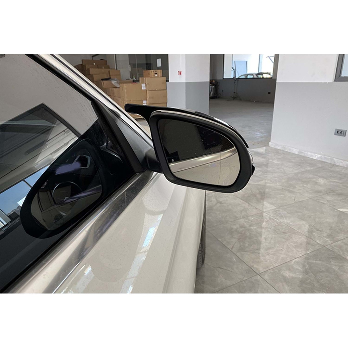 HATCHBACK-URI ÎN STIL BATMAN PENTRU MERCEDES W205