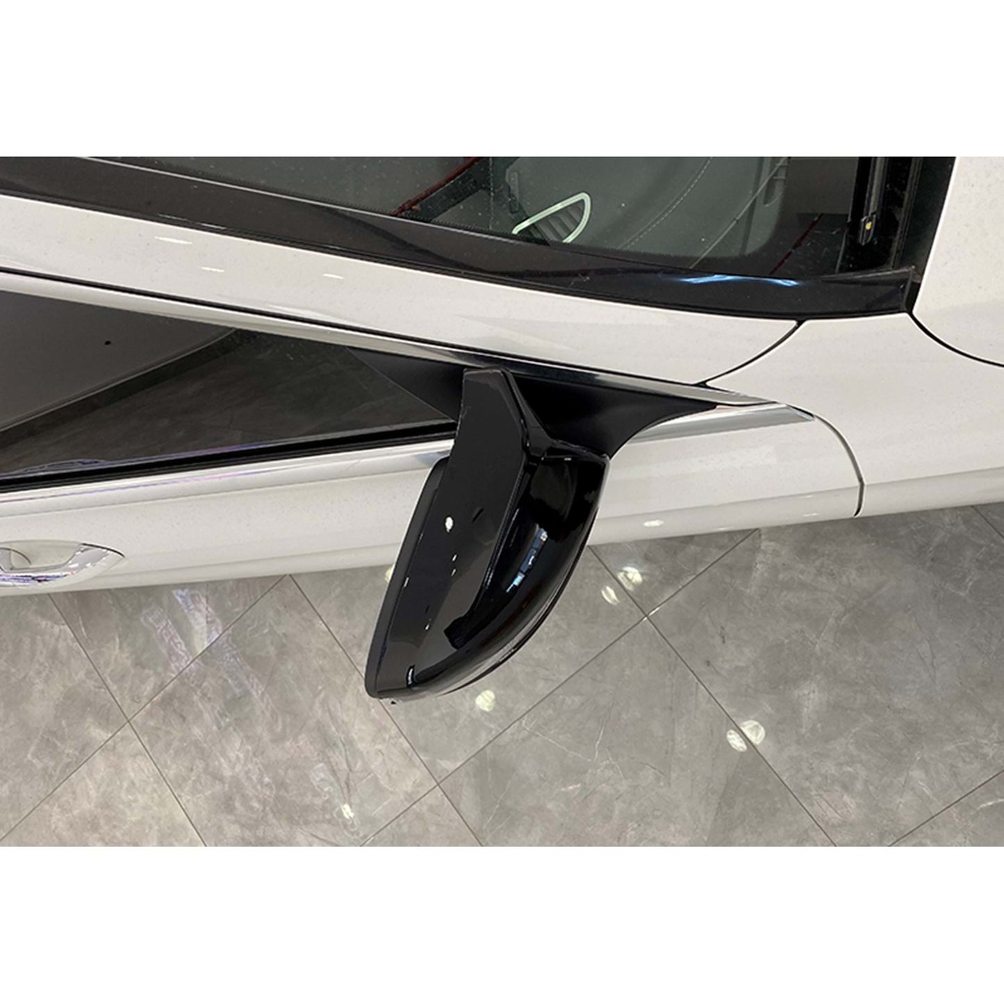 HATCHBACK-URI ÎN STIL BATMAN PENTRU MERCEDES W205
