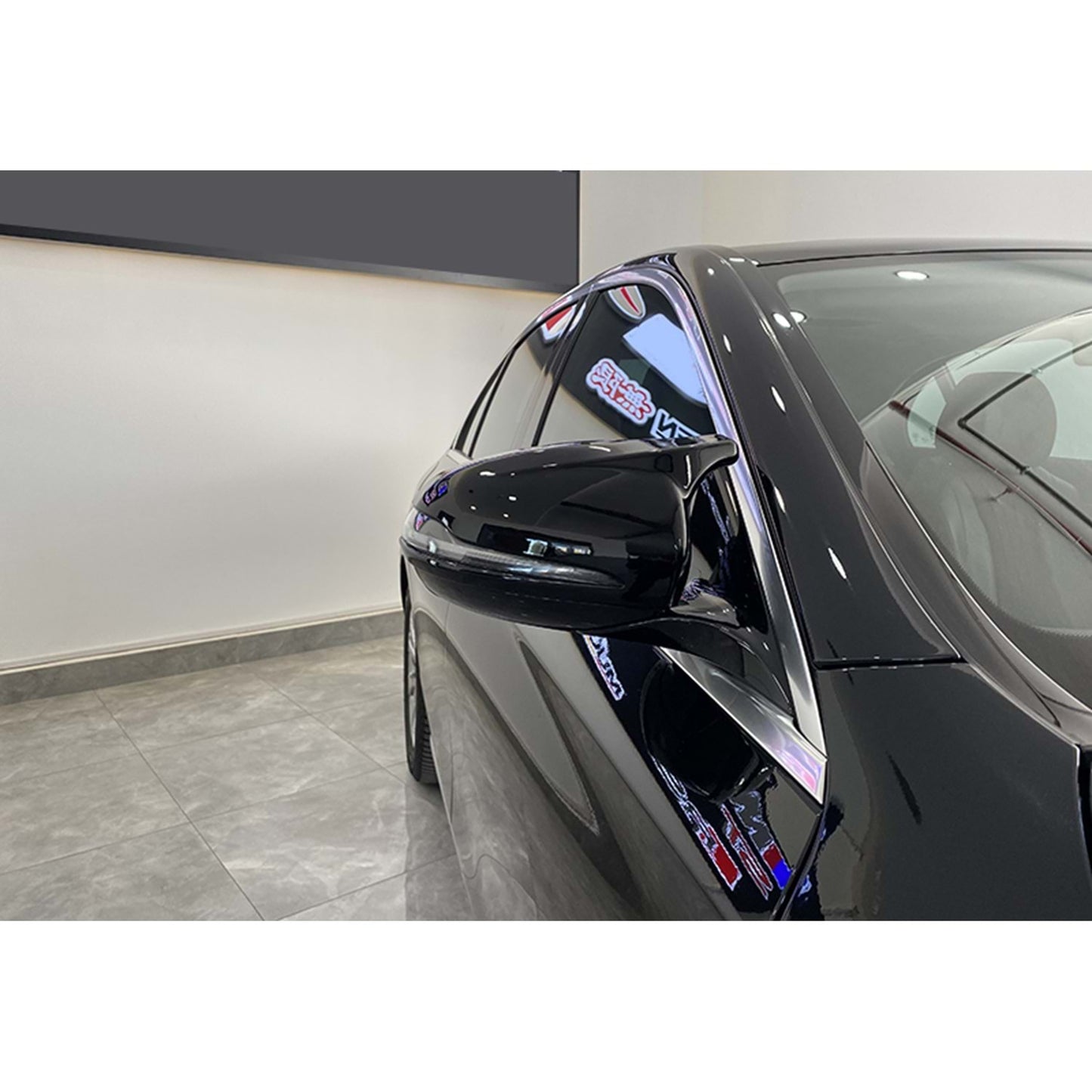 "HATCHBACK-URI ÎN STIL BATMAN PENTRU MERCEDES W213"
