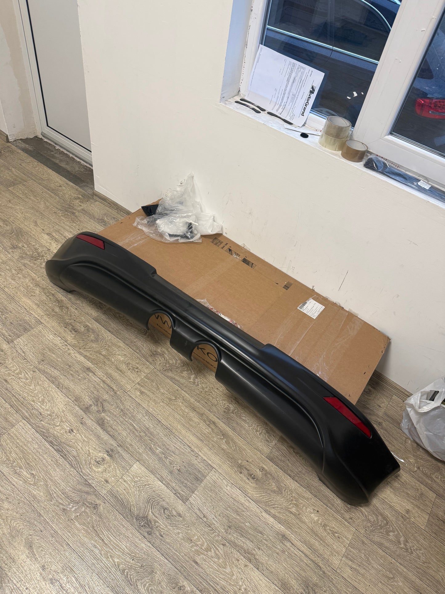 ДОБАВКА ЗА ЗАДНА БРОНЯ R32 СТИЛ ЗА GOLF 5