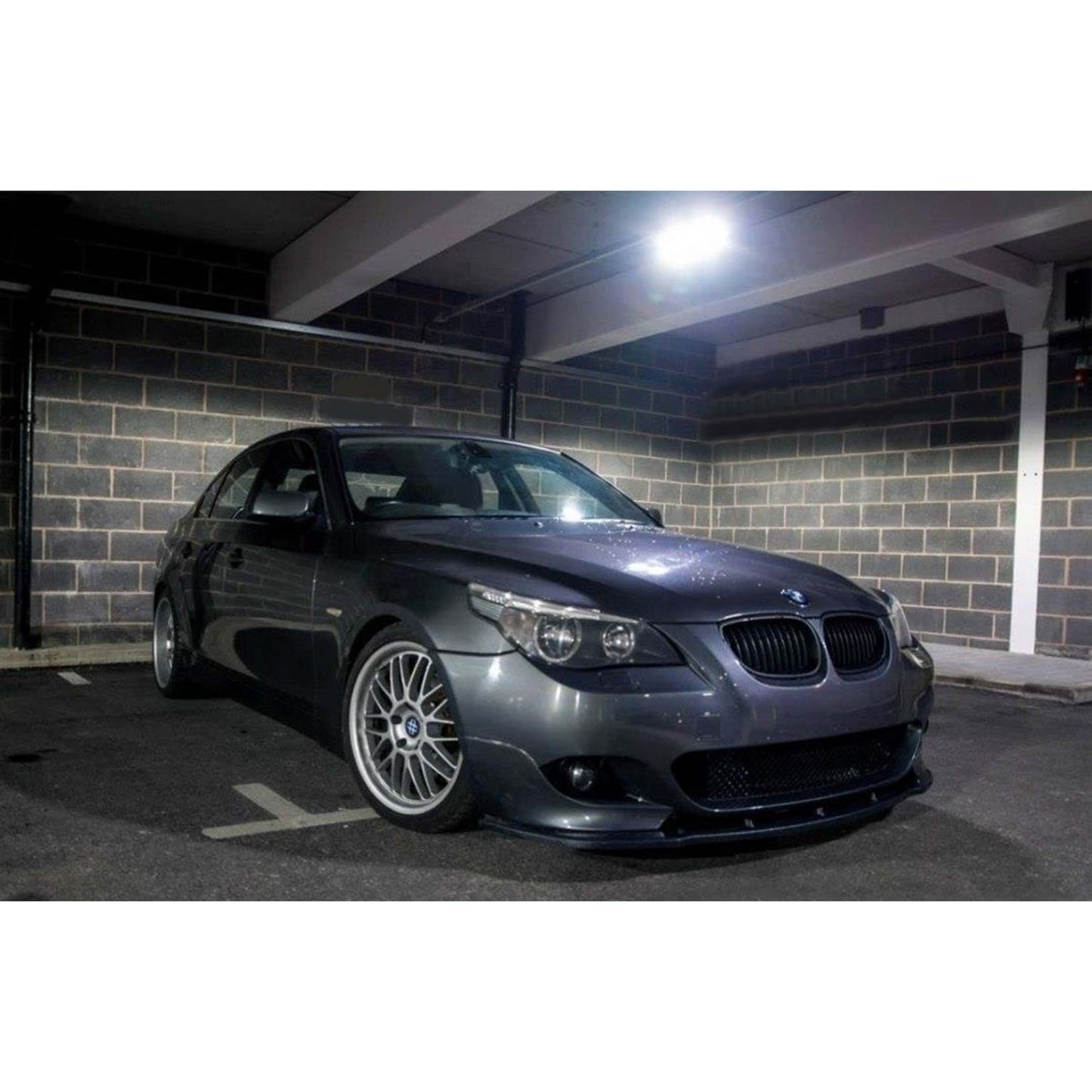 ПРЕДЕН СПОЙЛЕР MAX СТИЛ ЗА М-ТЕХНИК ЗА BMW E60 БРОНЯ БЕЗ ПЕРКИ ЧЕРЕН ПИАНО ЛАК