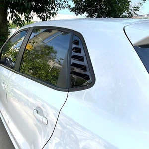 Тунинг добавки за задни странични стъкла – VW Polo (2009–2017), черен гланц