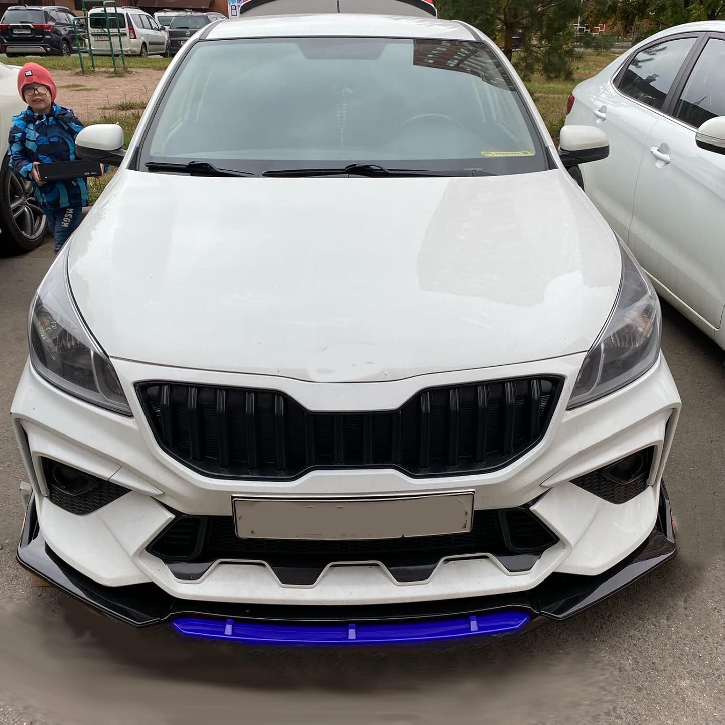 УНИВЕРСАЛЕН ПРЕДЕН СПОЙЛЕР ЧЕРЕН ПИАНО ЛАК С СИН ЕЗИК