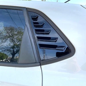 Тунинг добавки за задни странични стъкла – VW Polo (2009–2017), черен гланц